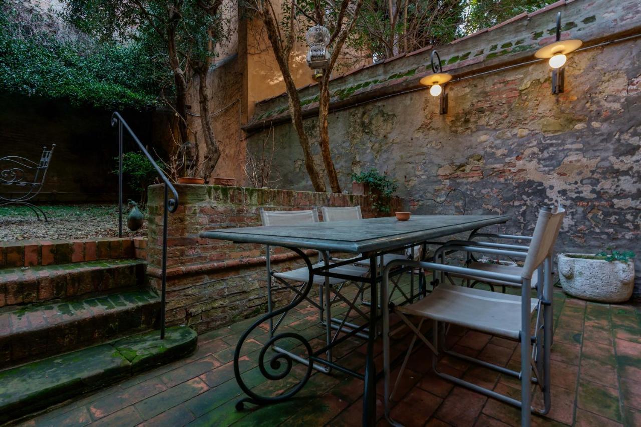 Suite Aldrovandi, With Private Garden Bologna Exterior foto